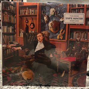 Tyler Childers - Snipe Hunter 2LP Vinyl Limited Edition Red Smoke Variant.
